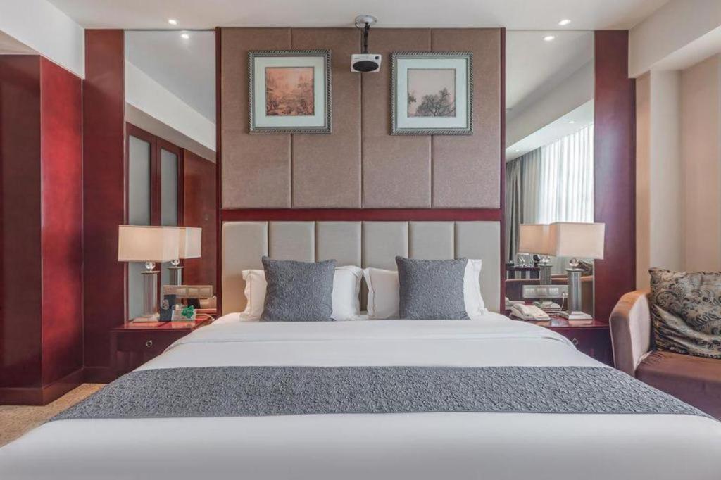 Chengdu Yinsheng International Hotel Supoqiao Zewnętrze zdjęcie