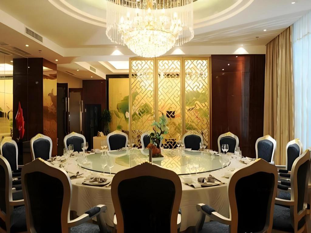 Chengdu Yinsheng International Hotel Supoqiao Zewnętrze zdjęcie