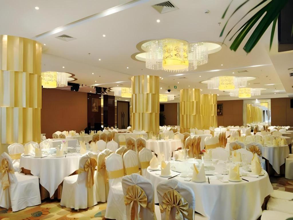 Chengdu Yinsheng International Hotel Supoqiao Zewnętrze zdjęcie